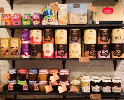 Una cafetería, unos amigos y una taza de té