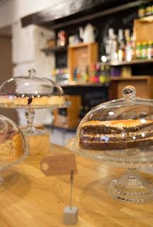 Una cafetería, unos amigos y una taza de té