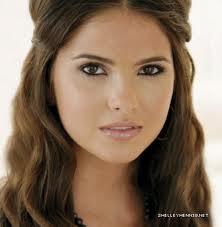 Votaciones personajes de Hush Hush