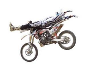 Alex Cervantes parte del Skullcandy Team en el Red Bull X-Fighters