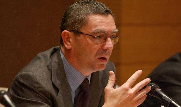 Gallardón buscará solución para pastores evangélicos jubilados sin pensión