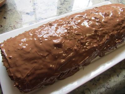 Brazo gitano de chocolate y fresas