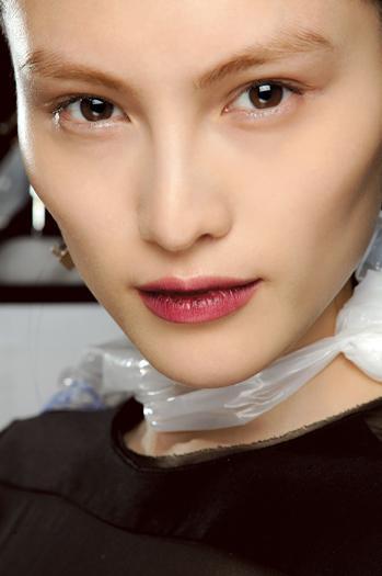 CONCURSO DE MAQUILLAJE Y FOTOGRAFÍA “NU-ANCE”, CON M.A.C.