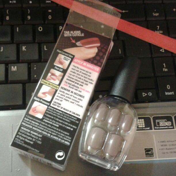 Impress Brodway, uñas postizas con efecto natural.