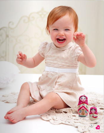 vestido beige niña y peto niño prenatal