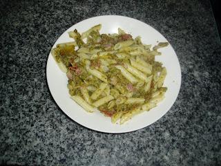 MACARRONES CON BACON Y BROCOLI