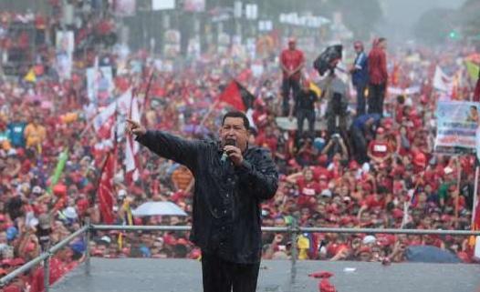 Chávez bajo la lluvia [Chávez, el legado y los desafíos]