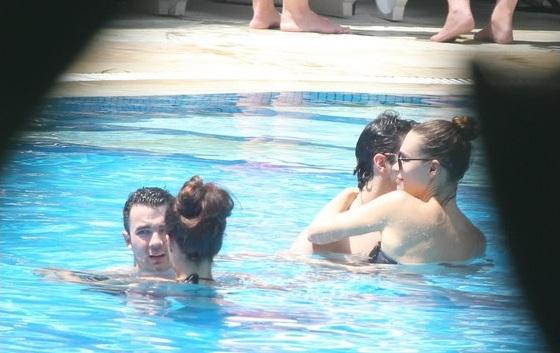 Joe Jonas  muy cariñoso con su novia en Río de Janeiro (FOTOS)