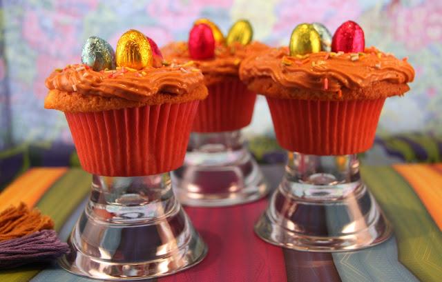 Cupcakes de Pascua con sorpresa & más sorpresas