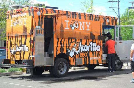 Unas camionetas de comida rotuladas muy curiosas