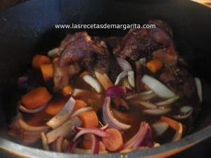 Codillos de cordero estofados