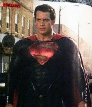 Superman en portada de Empire