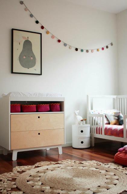 Habitación_infantil_moderno_de_niña_en_tonos_neutros