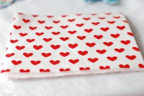 DIY. heart banner cake topper