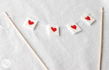 DIY. heart banner cake topper