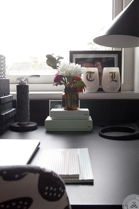 walking closet vestidor decoración suelo de roble espigado sillas de diseño sillas ch 24 silla tonet portavelas metal candelabros decoración diseño oficina en casa muebles de diseño mueble bar decoración mesa tulip lugar trabajo en casa lámparas de diseño lampara arco Hans J. Wegner Carl Hansen sillas ch 24 estilo nórdico estanterías decoración encimera marmol cocina diseño diseño de interiores design letters tazas decorar casas decoración habitaciones infantiles decoración de interiores cocina sin tiradores cocina negra cocina moderna cocina de diseño Carl HansenCH 24 cajas hay blog interiores blog decoración nórdica blog decoración bakers twine alfombras de diseño 