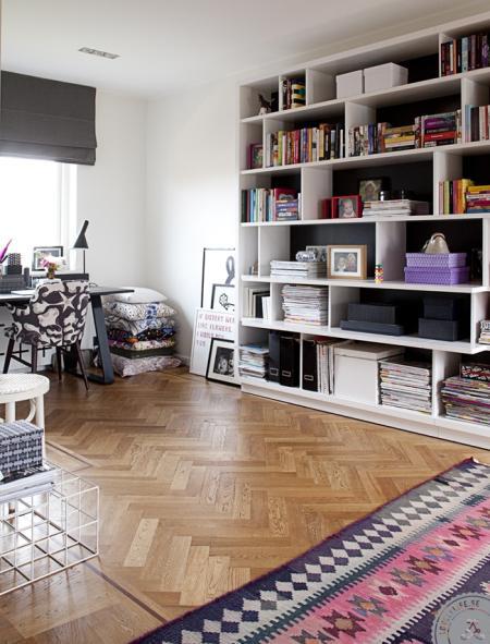 walking closet vestidor decoración suelo de roble espigado sillas de diseño sillas ch 24 silla tonet portavelas metal candelabros decoración diseño oficina en casa muebles de diseño mueble bar decoración mesa tulip lugar trabajo en casa lámparas de diseño lampara arco Hans J. Wegner Carl Hansen sillas ch 24 estilo nórdico estanterías decoración encimera marmol cocina diseño diseño de interiores design letters tazas decorar casas decoración habitaciones infantiles decoración de interiores cocina sin tiradores cocina negra cocina moderna cocina de diseño Carl HansenCH 24 cajas hay blog interiores blog decoración nórdica blog decoración bakers twine alfombras de diseño 