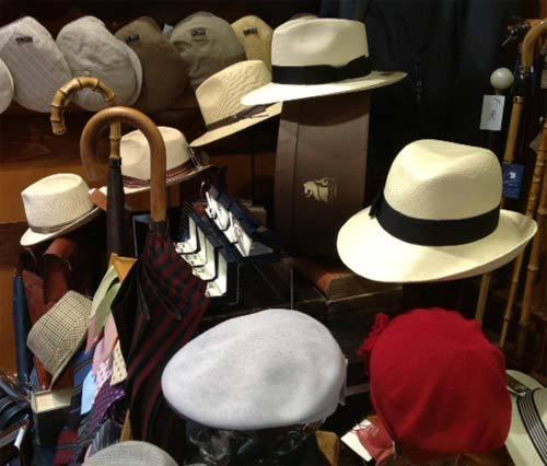 Escaparate de Sombrerería Albiñana