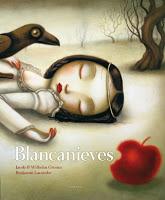 Blancanieves, de Jacob & Wilhelm Grimm y Benjamin Lacombe.