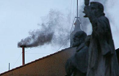 FUMATA NEGRA EN EL SEGUNDO DIA DE CÓNCLAVE