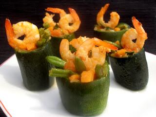 Calabacines rellenos con verduras, langostinos y reducción de Módena.