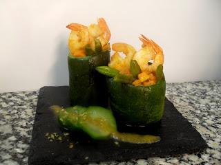 Calabacines rellenos con verduras, langostinos y reducción de Módena.