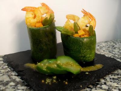 Calabacines rellenos con verduras, langostinos y reducción de Módena.