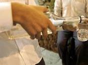 Mueren personas Trípoli tras beber alcohol adulterado