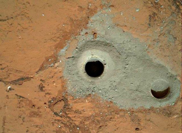 agujero-suelo-marciano