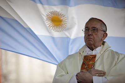 El mar se abre en 2 por el nuevo Papa Francisco I