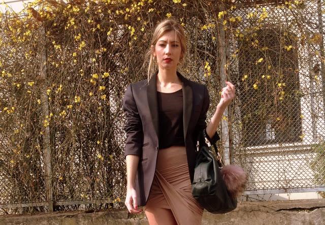 Asymmetric skirt, love it!