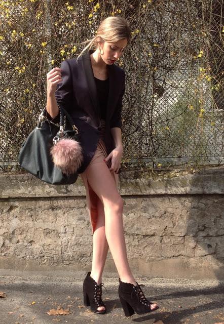 Asymmetric skirt, love it!