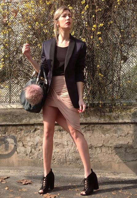 Asymmetric skirt, love it!