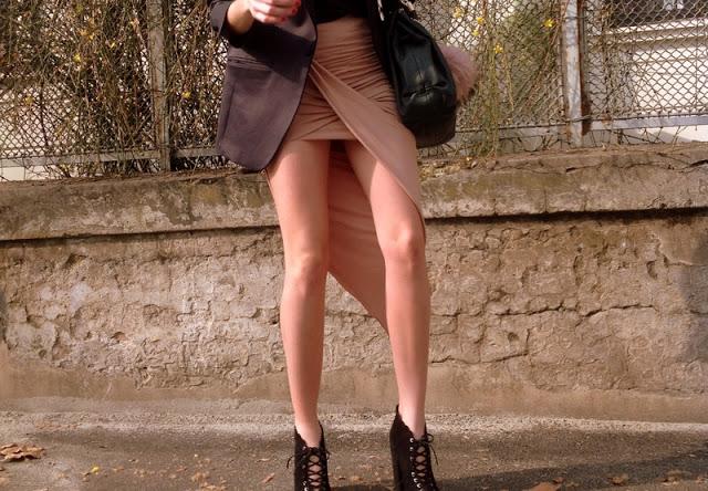 Asymmetric skirt, love it!