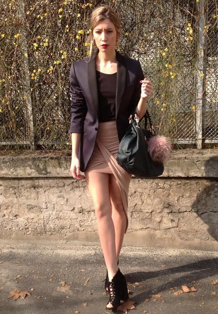 Asymmetric skirt, love it!