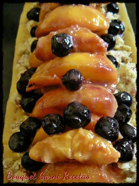 Tarta de duraznos y arándanos Tarta de duraznos y arándanos