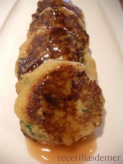 HAMBURGUESITAS DE PESCADO CON SALSA AGRIDULCE