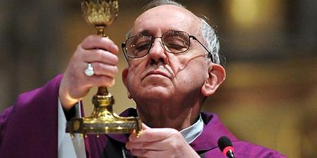 El día que el arte desnudó a Jorge Bergoglio