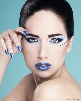 Maquillaje en azul metálico By Manuel Andrade