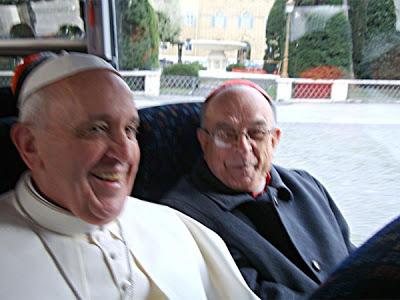 Papa Francisco se cita con los medios de comunicación