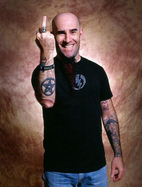 Ozzy Osbourne y Scott Ian sobre el Papa.