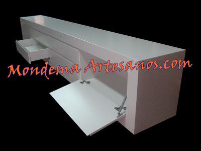 Mueble con lineas rectas en blanco