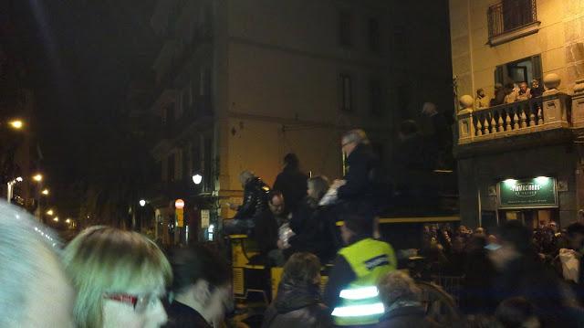 BARCELONA...BARRIO DE GRÀCIA, FESTES DE SANT MEDIR, 3-03-2013...