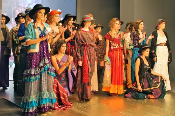 BAAM - Dolores Barreiro presentó la nueva colección de Holi