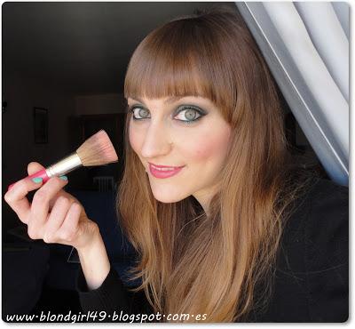 Look en tono turquesa