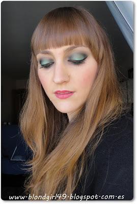 Look en tono turquesa