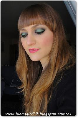 Look en tono turquesa