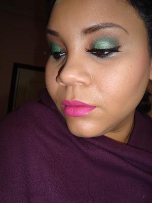 Maquillaje de temporada. Hoy verde y Fucsia.