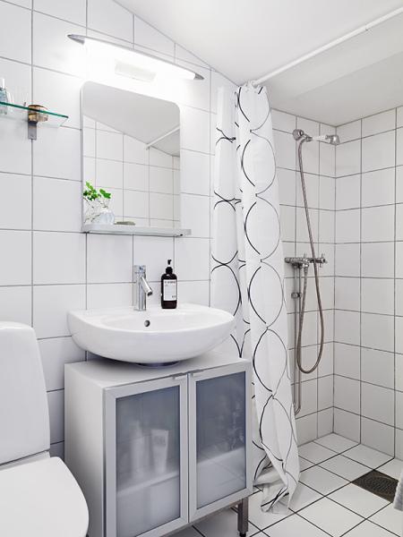 Buhardilla diáfana de 59 m² suelo de parquet de roble muebles de diseño interiores áticos abuhardillados estilo nórdico diseño buhardilla decoración nórdica decoración diáfana decoración buhardilla decoración áticos cocinas blancas cocina abierta salón blog decoración nórdica