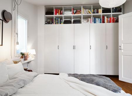 Buhardilla diáfana de 59 m² suelo de parquet de roble muebles de diseño interiores áticos abuhardillados estilo nórdico diseño buhardilla decoración nórdica decoración diáfana decoración buhardilla decoración áticos cocinas blancas cocina abierta salón blog decoración nórdica